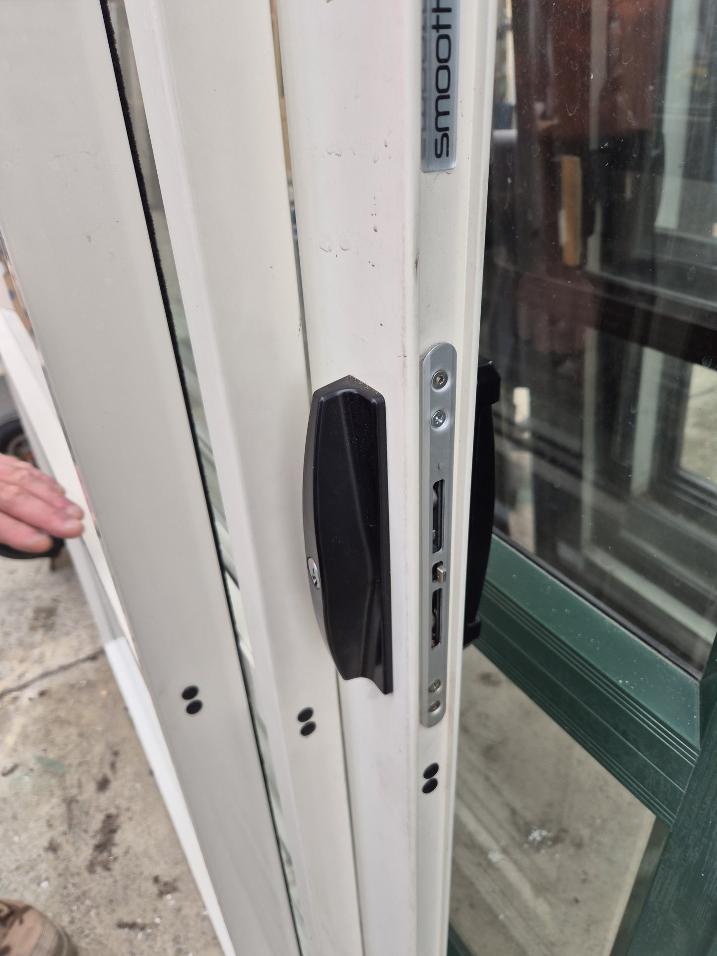 Stacker Sliding door 2 H x 3 W, comes with key, GD condition (R1933)