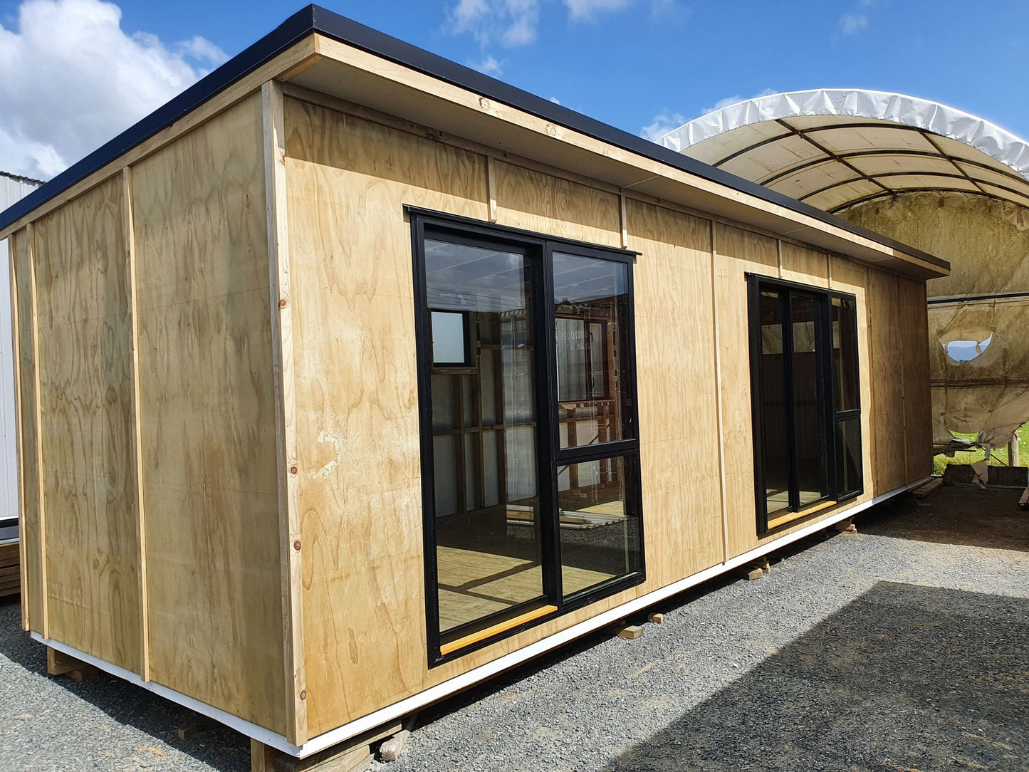 9.6m NEW Self Contained Portable building 26m2