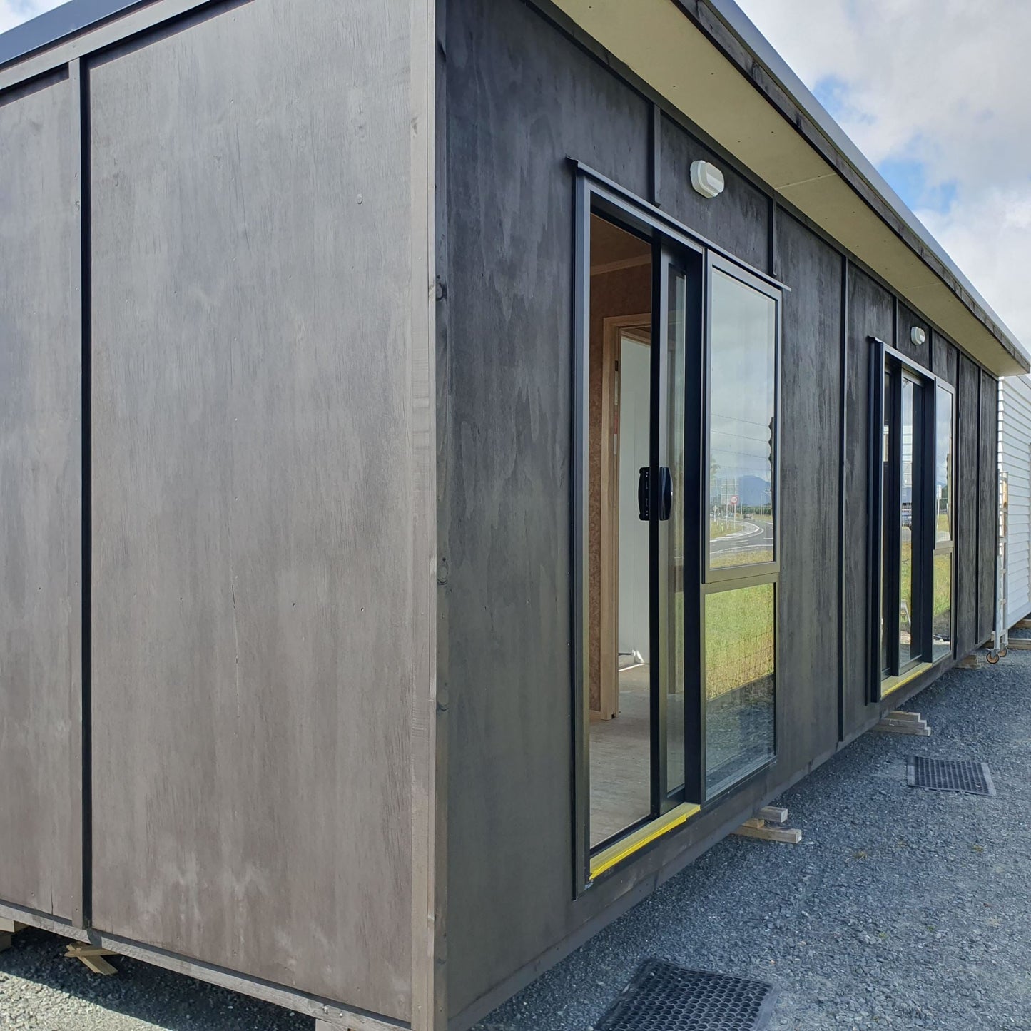 9.6m NEW Self Contained Portable building 26m2