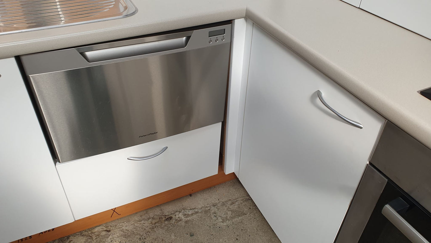 Near new kitchen excellent condition, soft close draws & cupboards