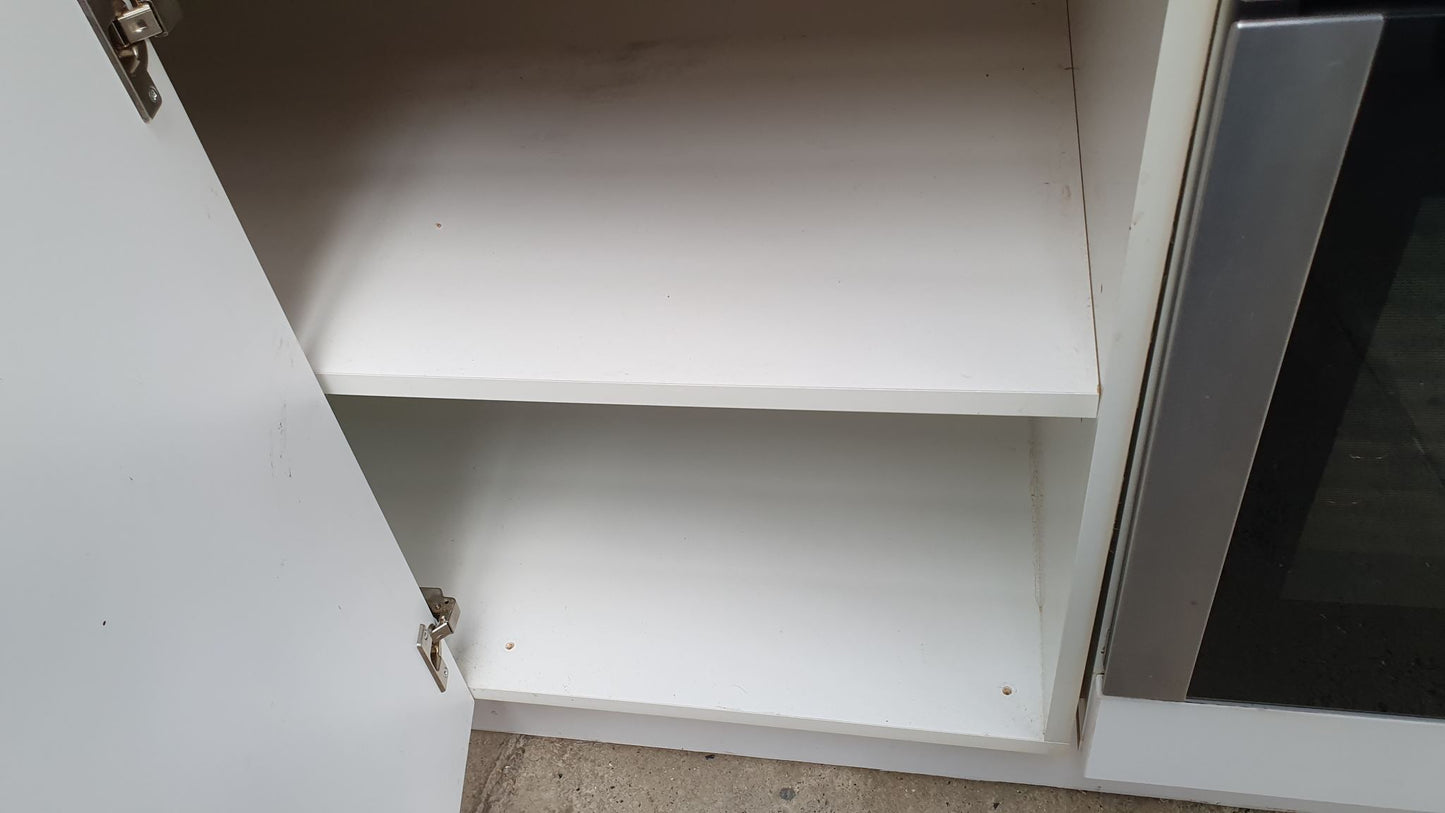 Near new kitchen excellent condition, soft close draws & cupboards
