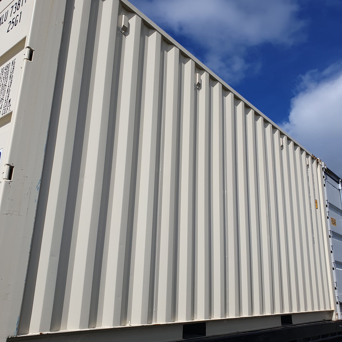 One Trip / New A grade HIGH CUBE 20ft Container Exc Condtion