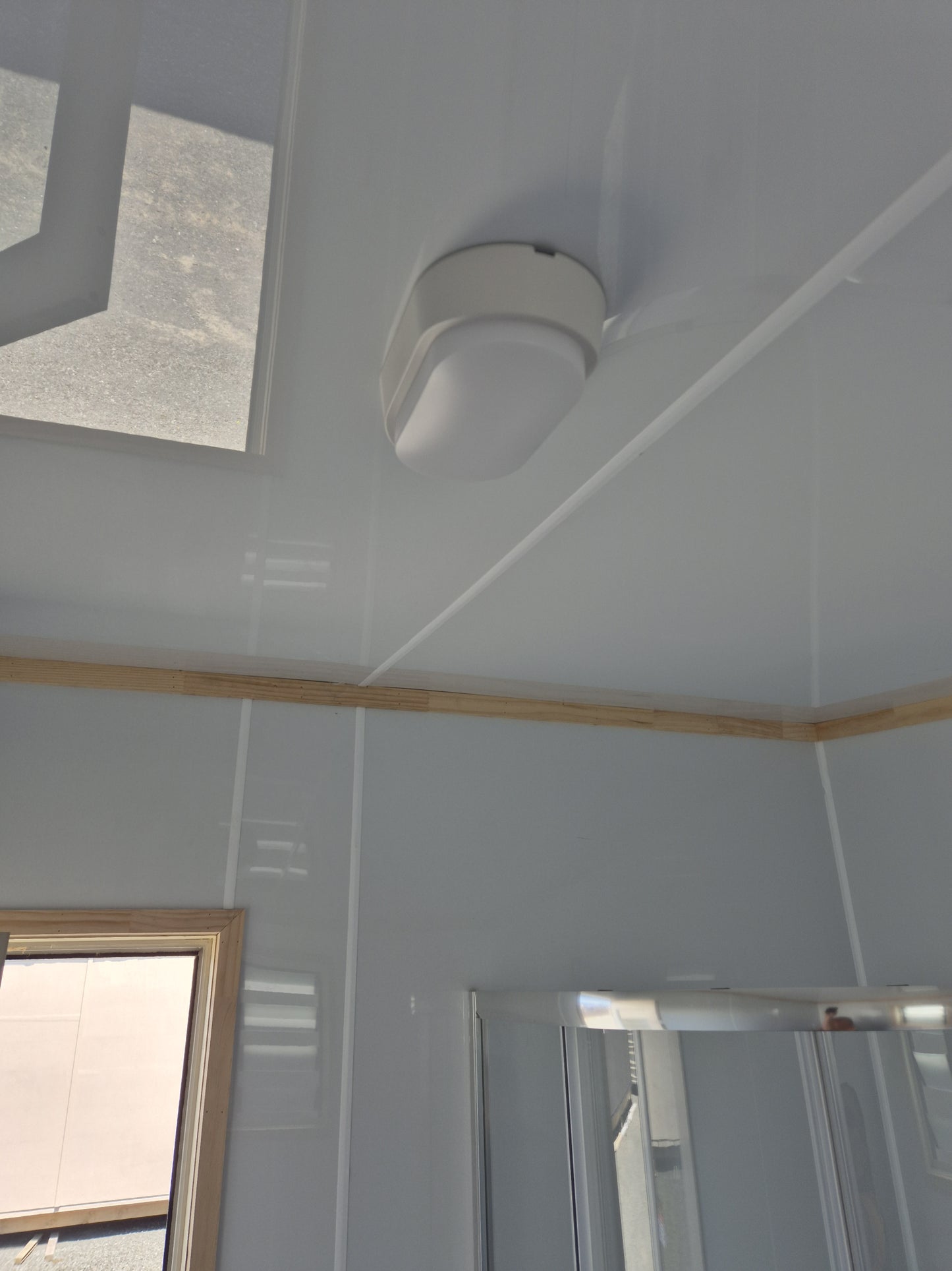 Bathroom / Laundry Unit 2.4 m x 2.4 m