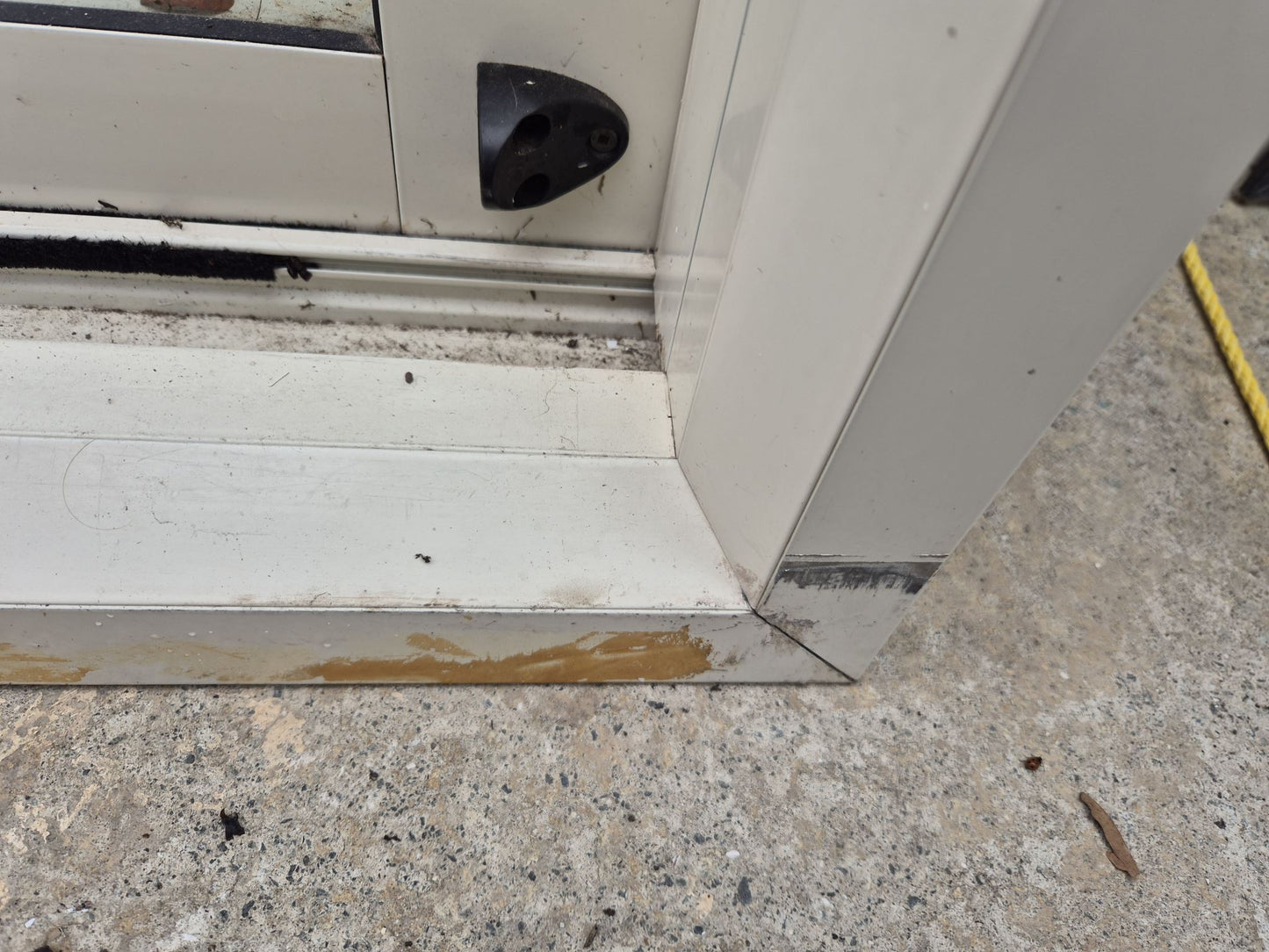 Stacker Sliding door 2 H x 3 W, comes with key, GD condition (R1933)