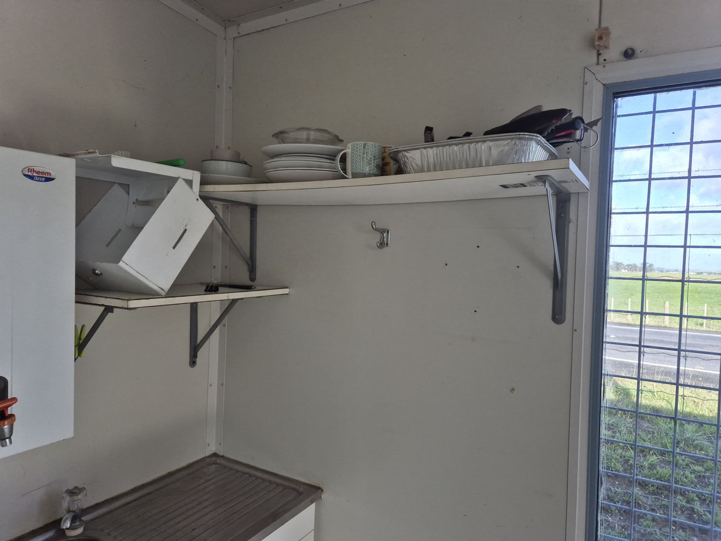 DRY 6 m x 3 m Portable Lunch Room / Site Office