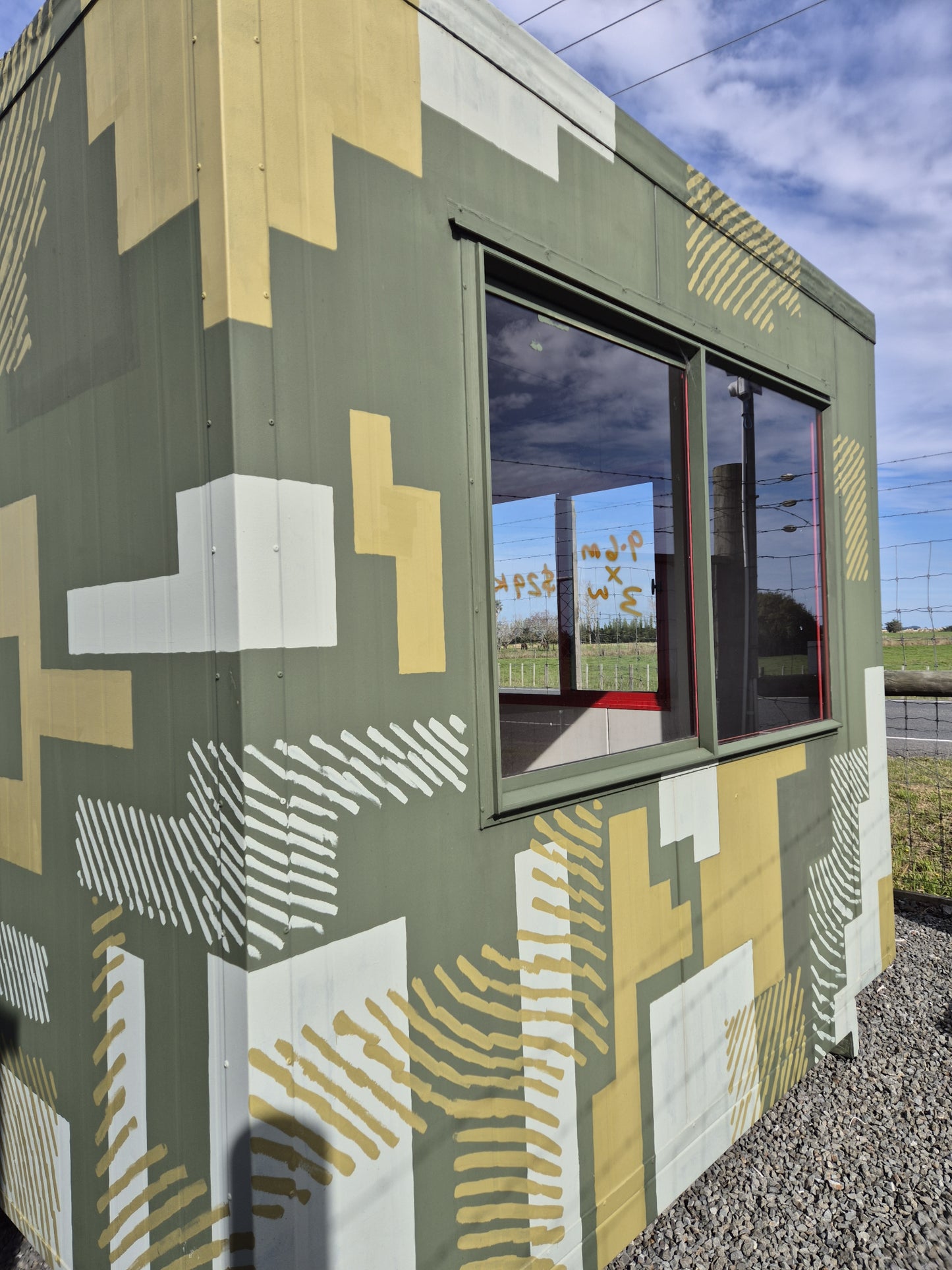 9.6 x 3m Portacom, Ranchslider, sliding windows & Kitchen unit