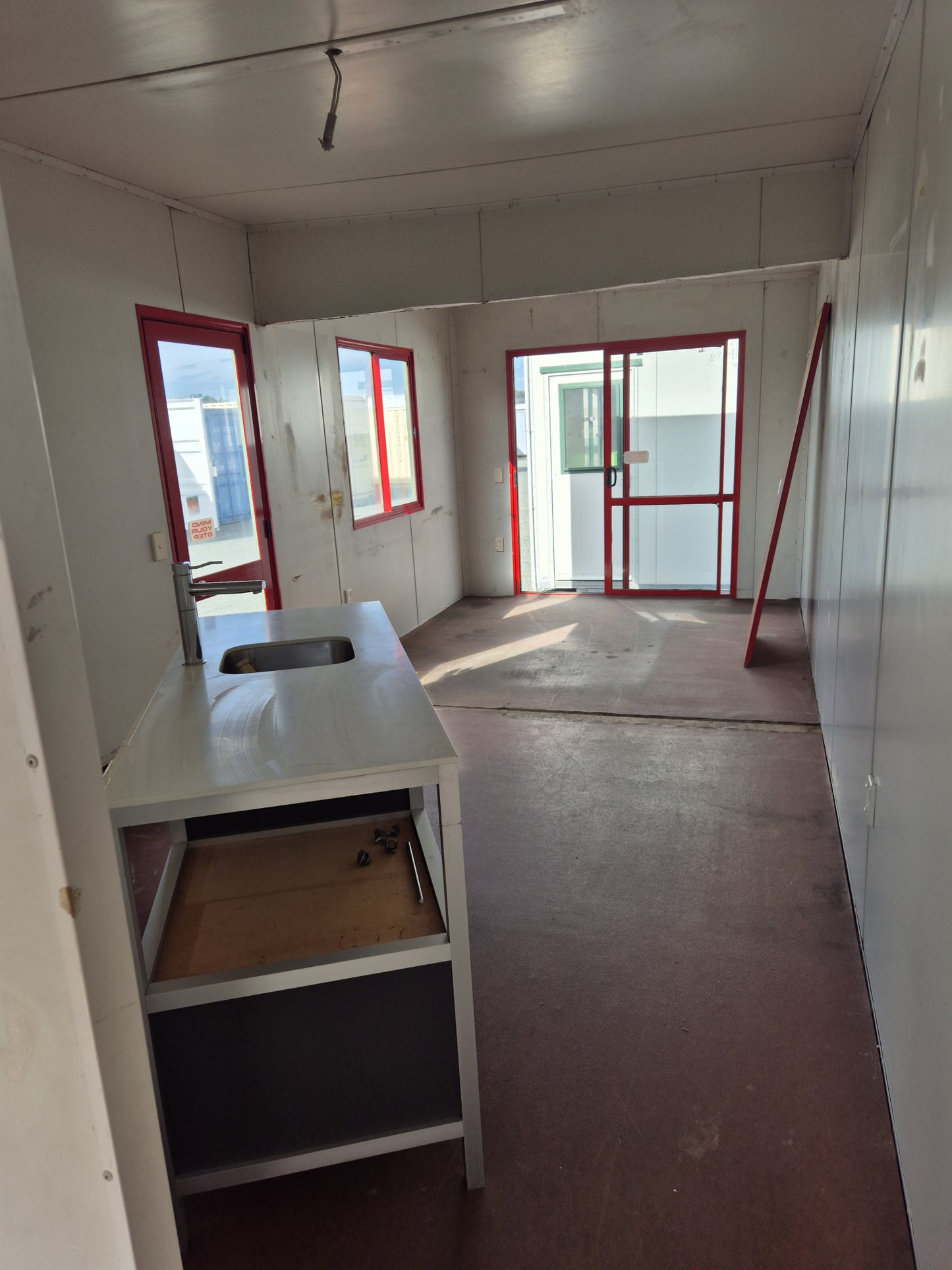 9.6 x 3m Portacom, Ranchslider, sliding windows & Kitchen unit