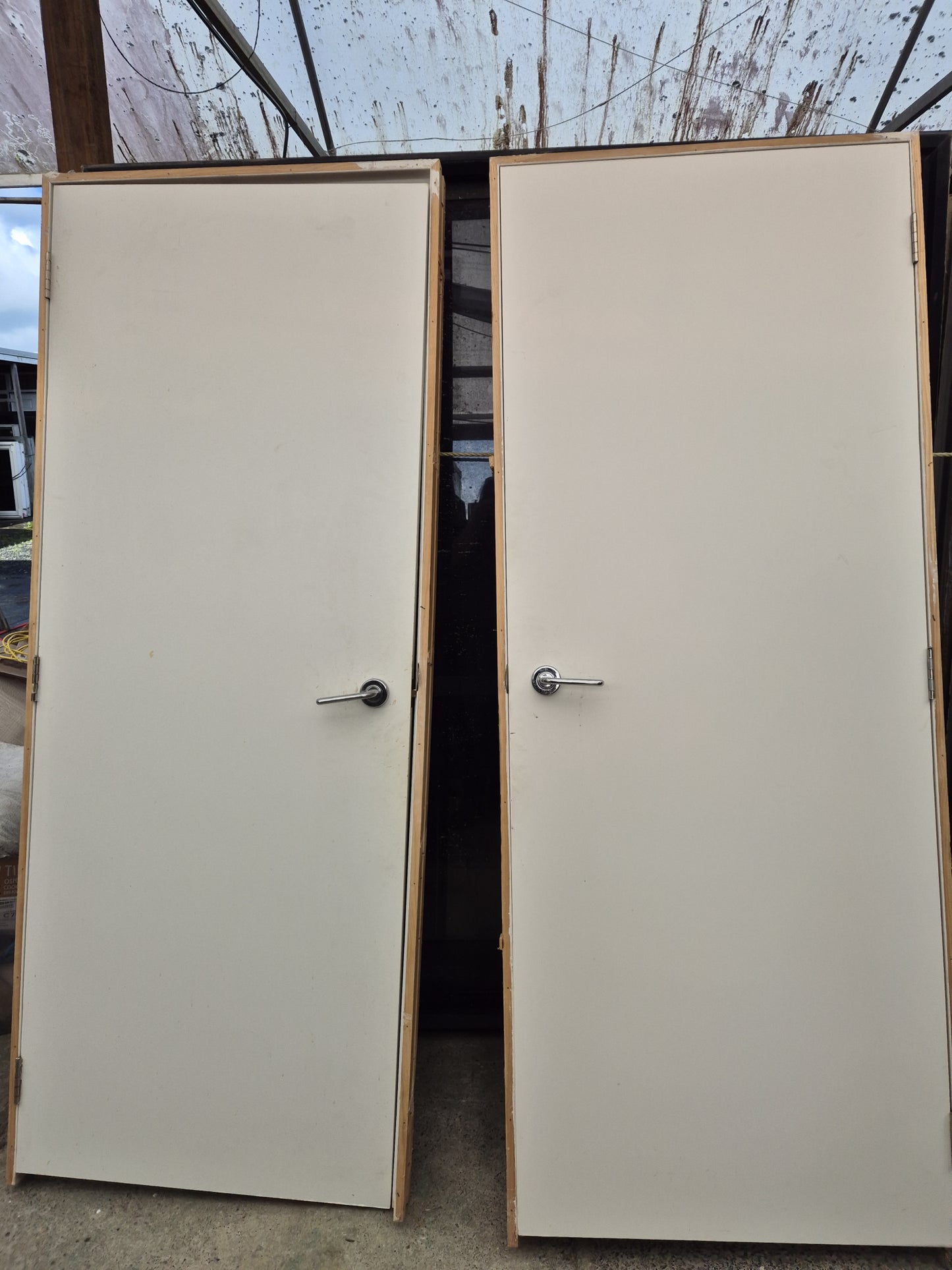 Interior prehung doors with hardware #2067