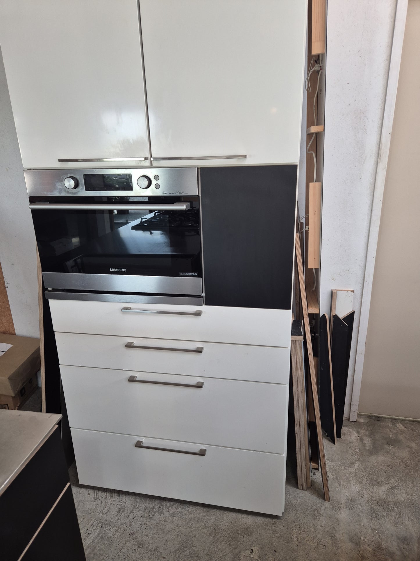 Quality Kitchen, Thick Stainless steel bench tops & appliances