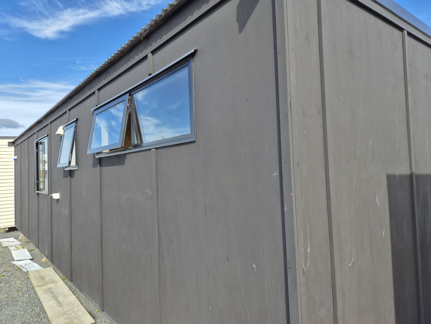 9.6m NEW Self Contained Portable building 26m2