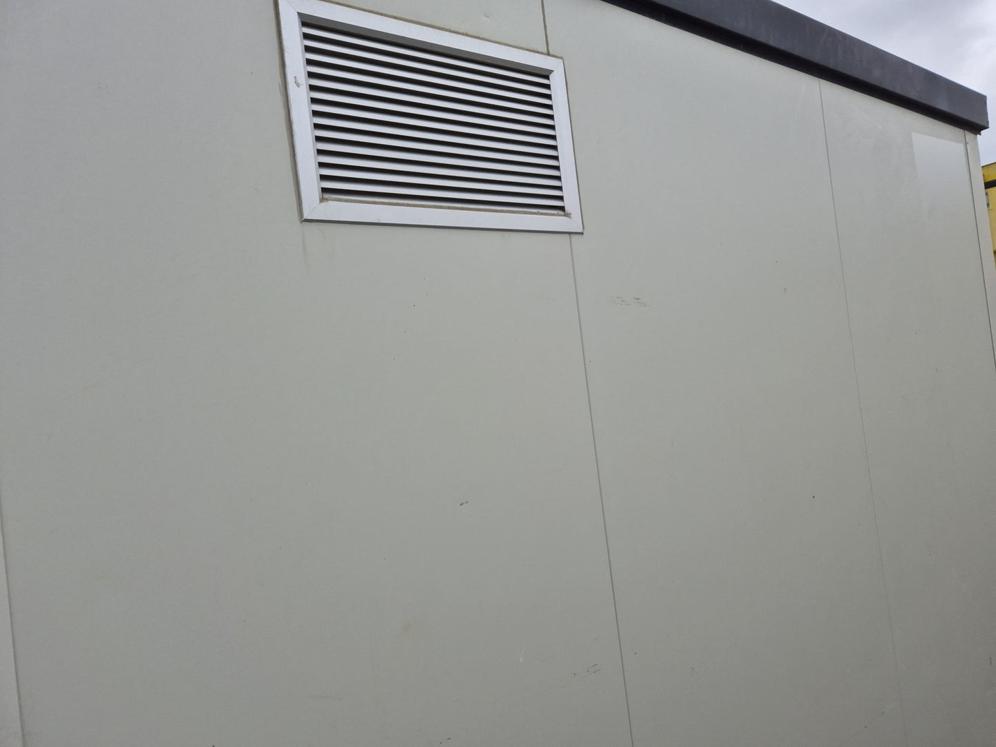 Portable Shower Block, 4 showers & 3 handbasins 4m x 3m