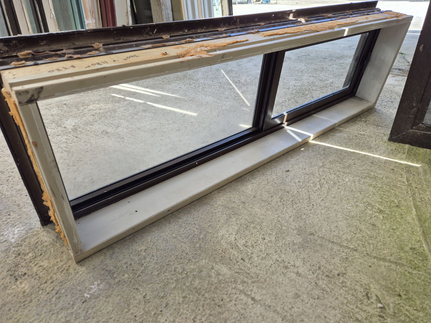 Highlight sliding window 340 H x 1180 W #2137