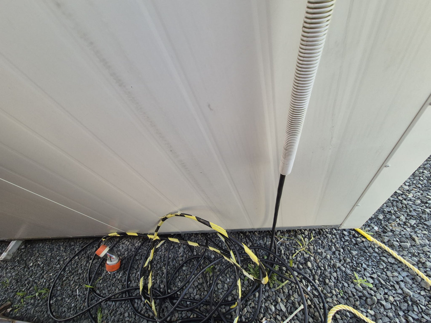 9.6 x 3m PORTACOM In near new condition, 2 rooms, 3 external doors, Air con