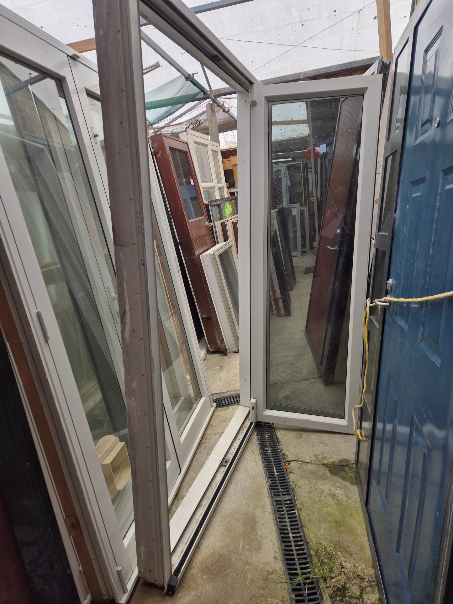 Aluminium Bifold Door 2090 H x 1400 W #2039