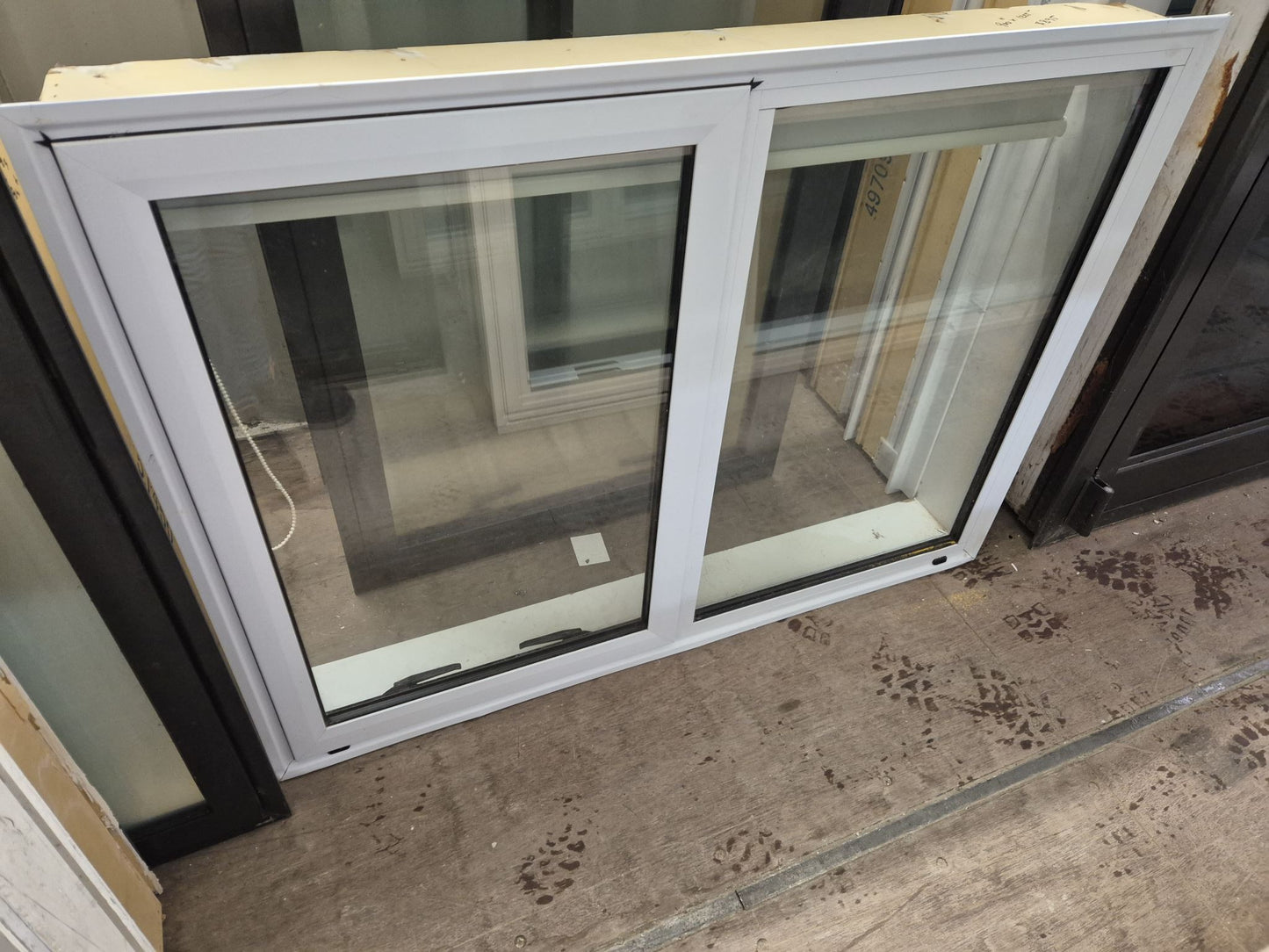 Near new Double Glazed White Window 900 H x 1225 W #2082