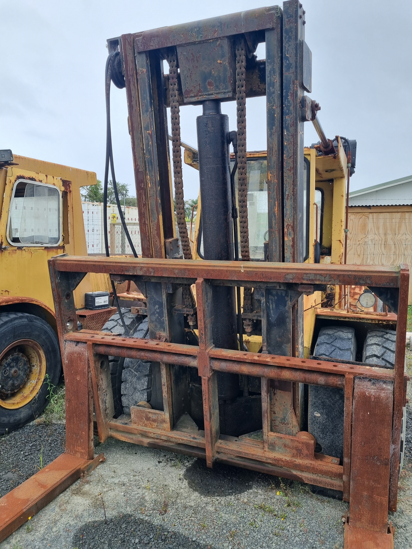 10T Hyster Forklifts - Combo Deal