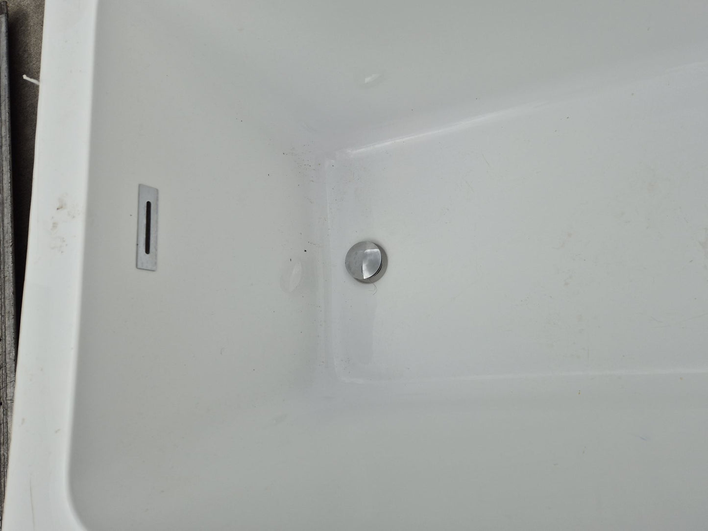 Corner Bath 1690 L x 785 W #2240