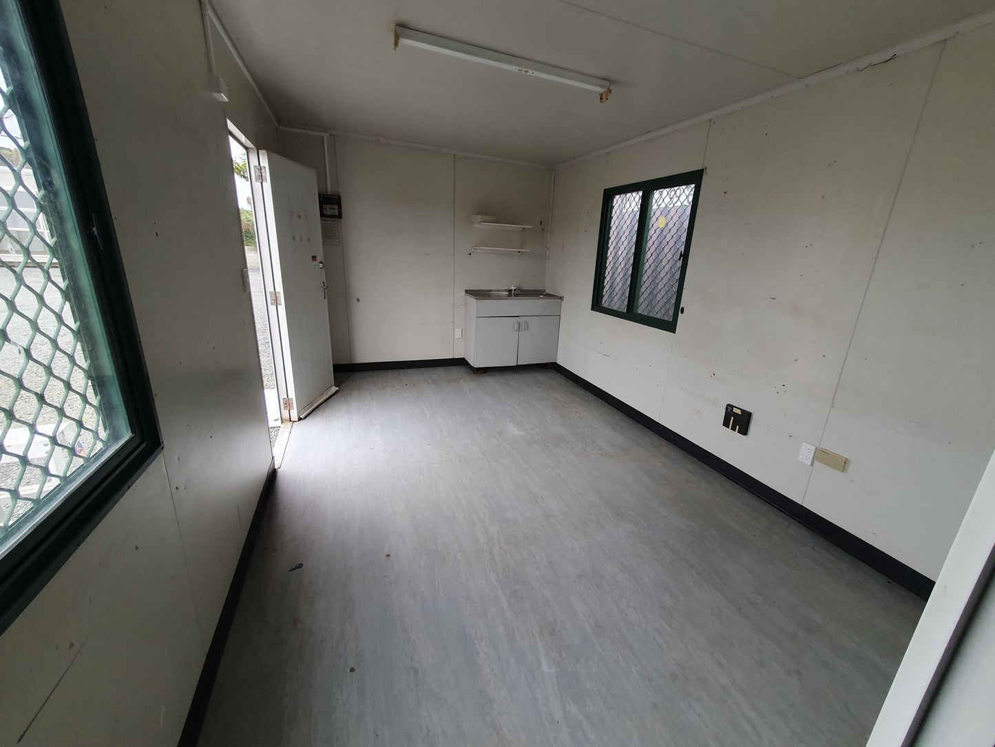 7.2m x 3 Portable building, 2 rooms with a small kitchen unit