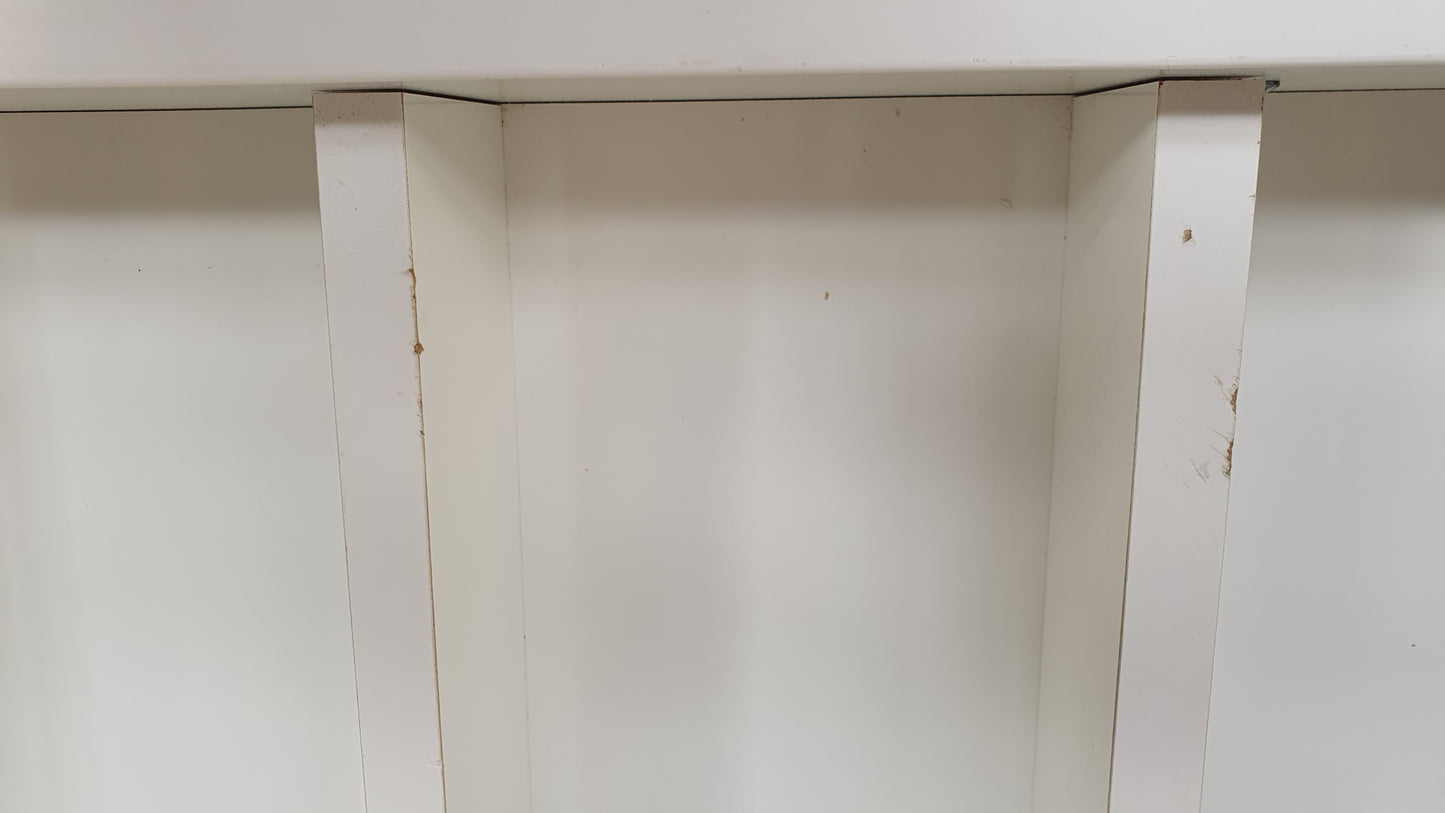 Complete Kitchen in very good condition, soft close draws