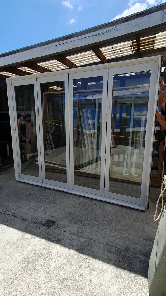 Large Bifolding doors 2.2 H x 2830 W Modern, exc cond