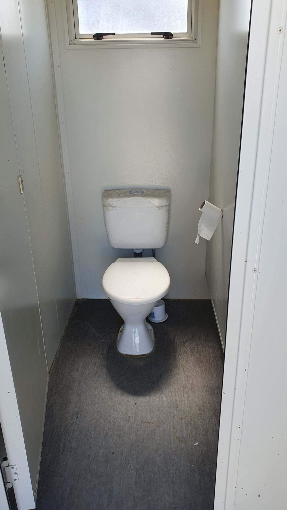 Portable Toilet Block 4.8m x 3m, 4 toilets, 3 urinals, 3 handbasins.