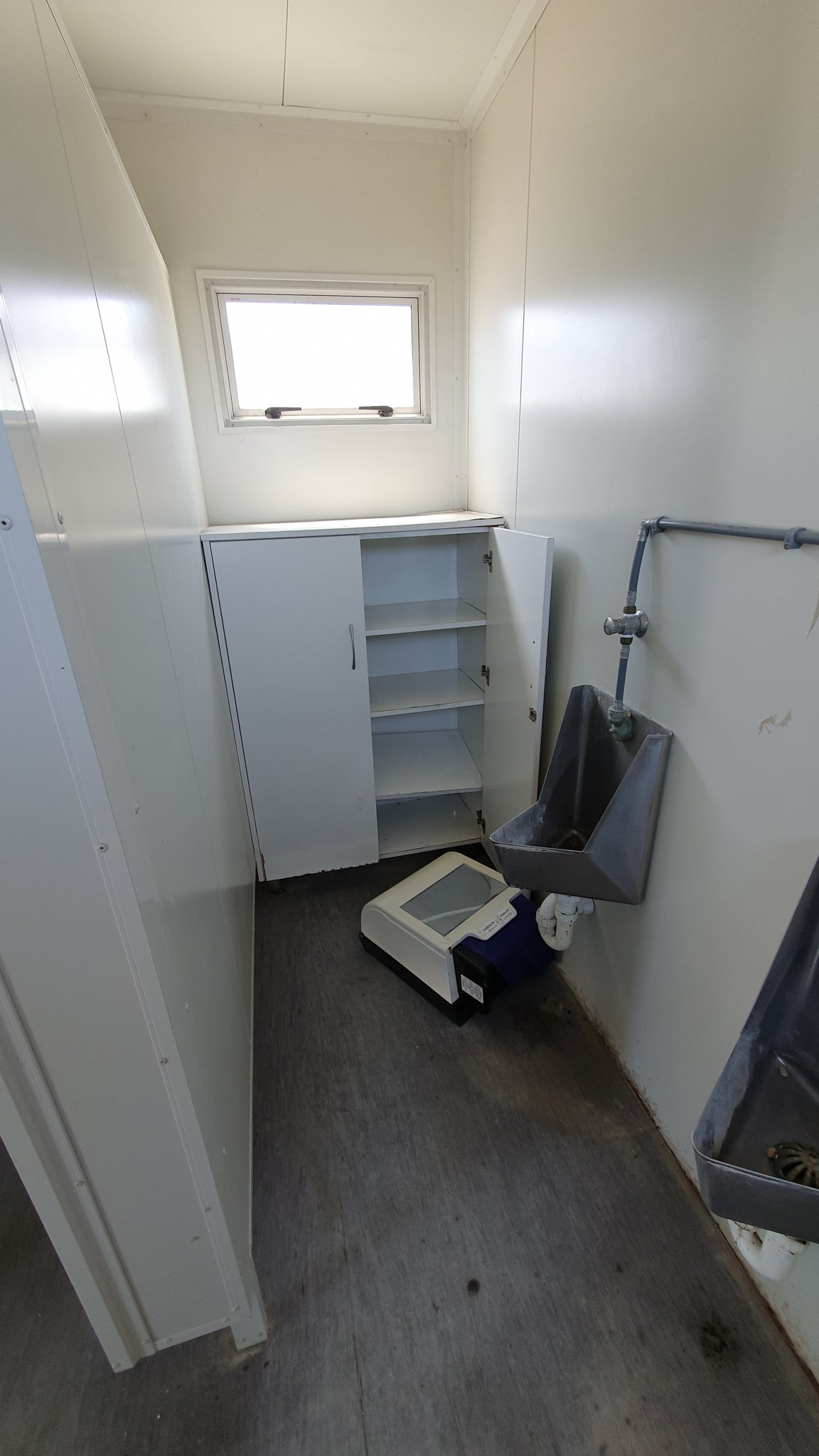 Portable Toilet Block 4.8m x 3m, 4 toilets, 3 urinals, 3 handbasins.