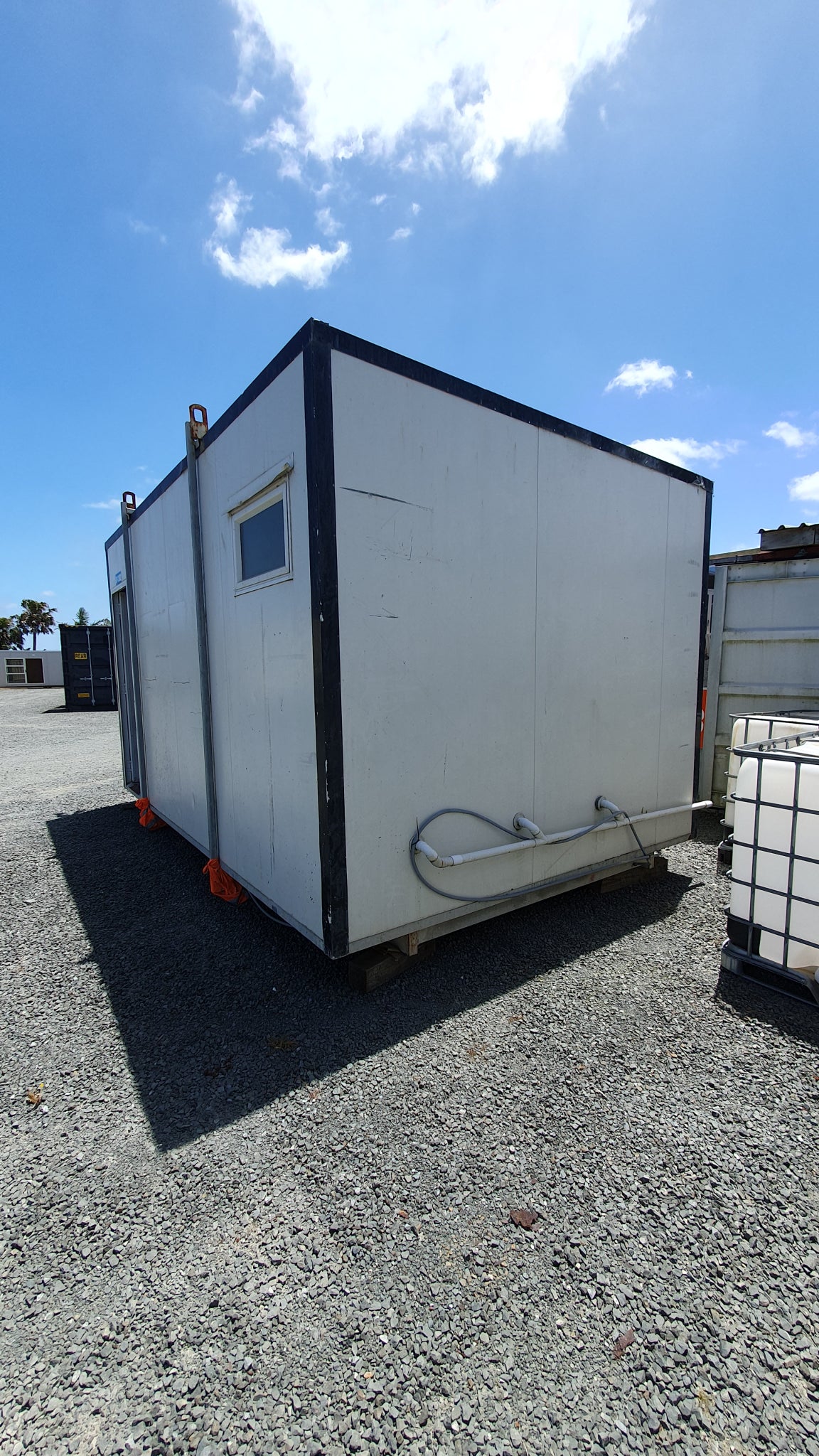 Portable Toilet Block 4.8m x 3m, 4 toilets, 3 urinals, 3 handbasins.