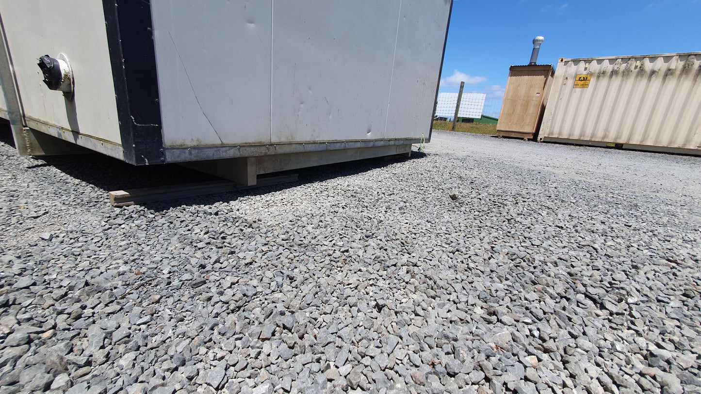 Portable Toilet Block 4.8m x 3m, 4 toilets, 3 urinals, 3 handbasins.