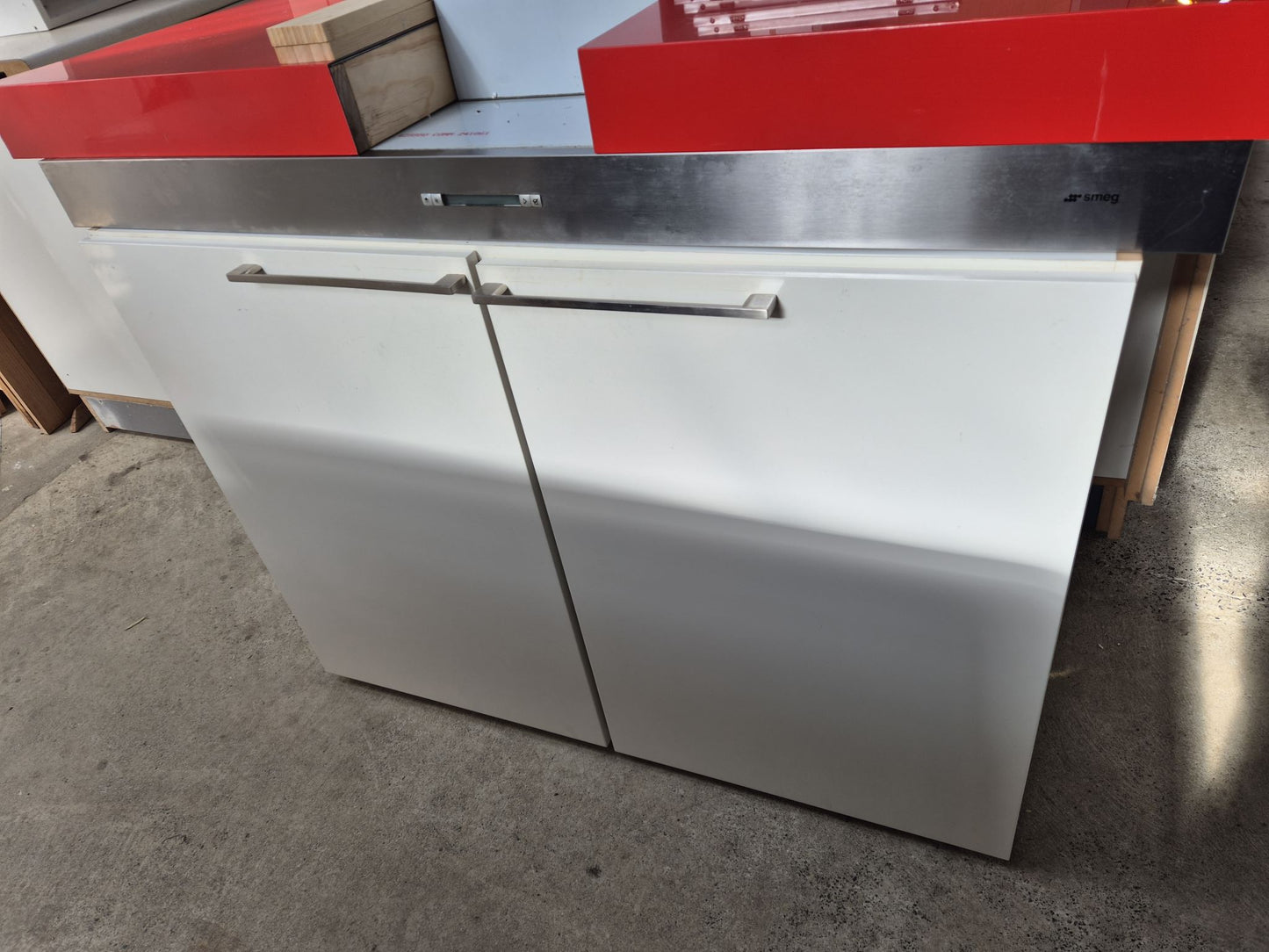 Quality Kitchen, Thick Stainless steel bench tops & appliances