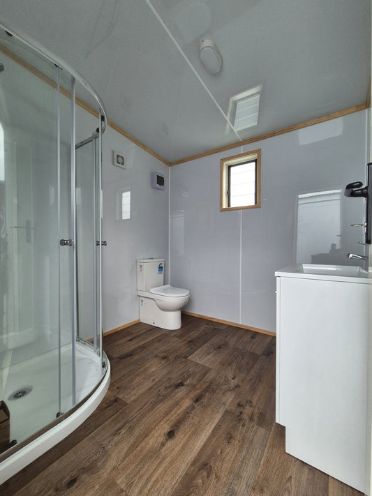 Bathroom / Laundry Unit 2.4 m x 2.4 m