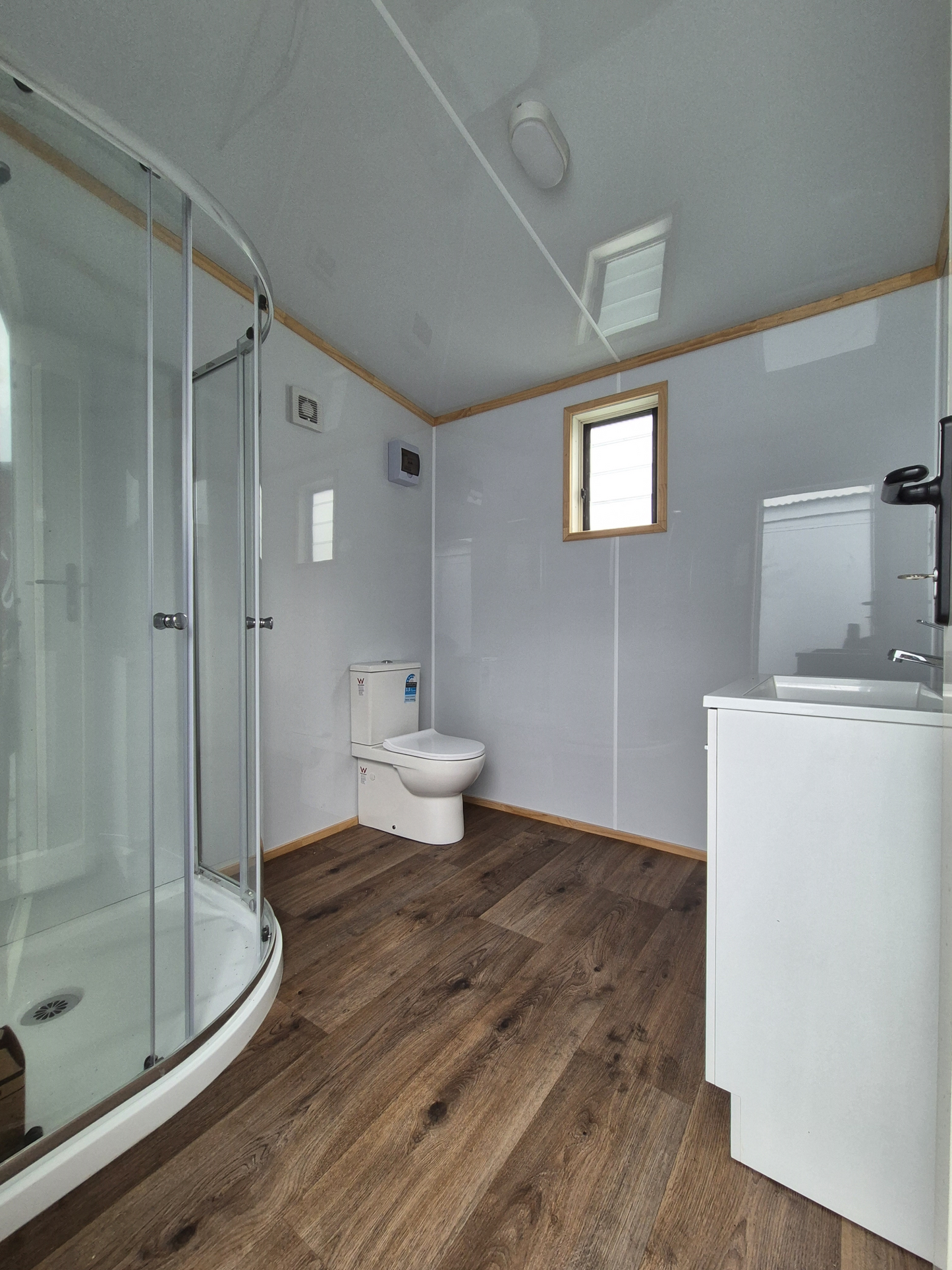 NEW Bathroom / Laundry Unit 2.4 x 2.4m Double glazed joinery