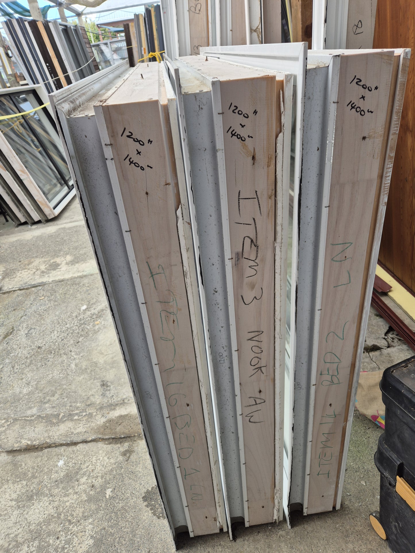 Aluminium awning window 1.2 H x 1.4 W #2109h See matching doors & windows