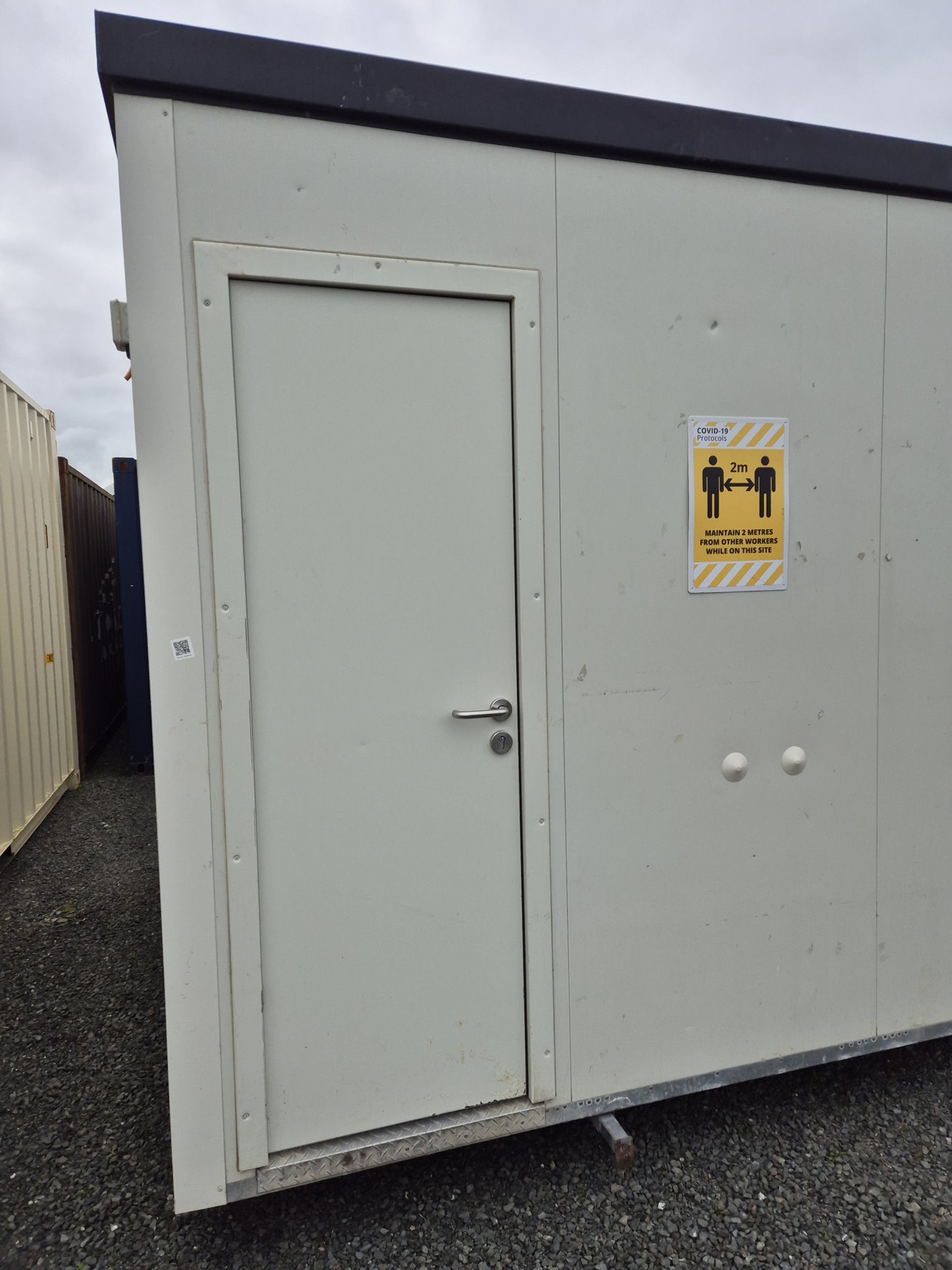 Portable Shower Block, 4 showers & 3 handbasins 4m x 3m