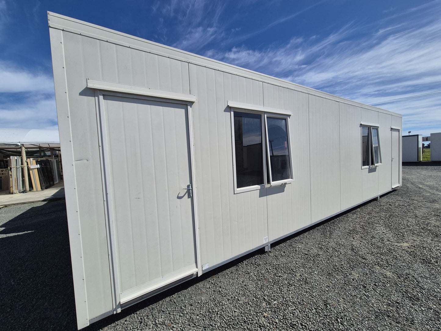 9.6 x 3m PORTACOM In near new condition, 2 rooms, 3 external doors, Air con