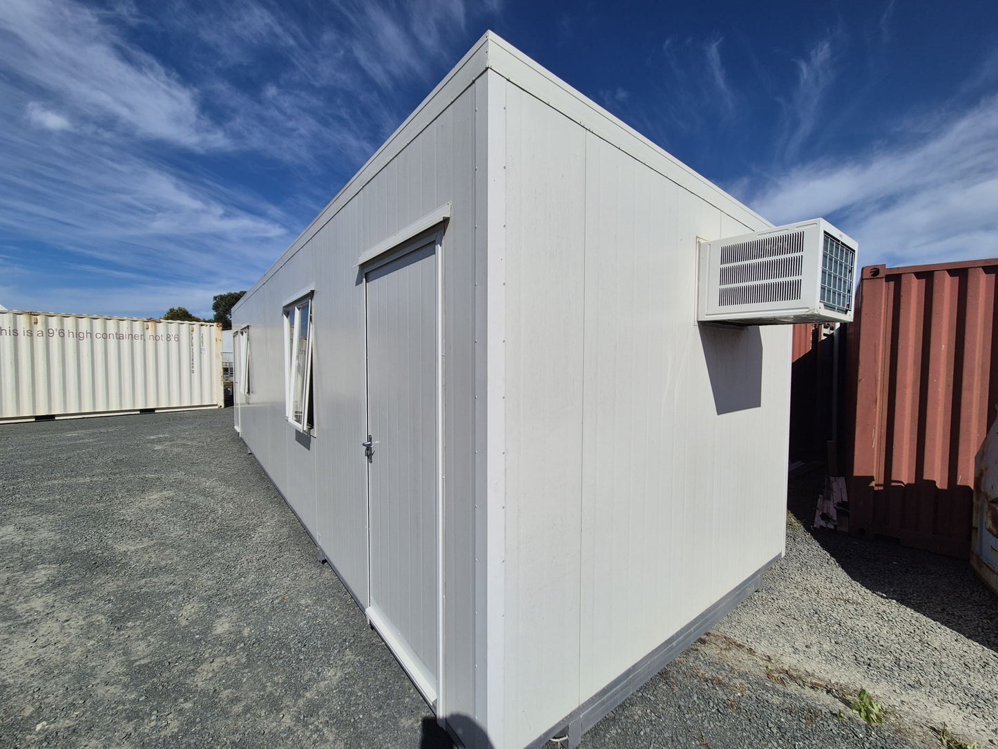 9.6 x 3m PORTACOM In near new condition, 2 rooms, 3 external doors, Air con