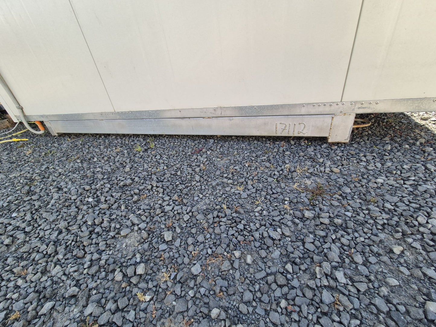 9.6 x 3m PORTACOM In near new condition, 2 rooms, 3 external doors, Air con