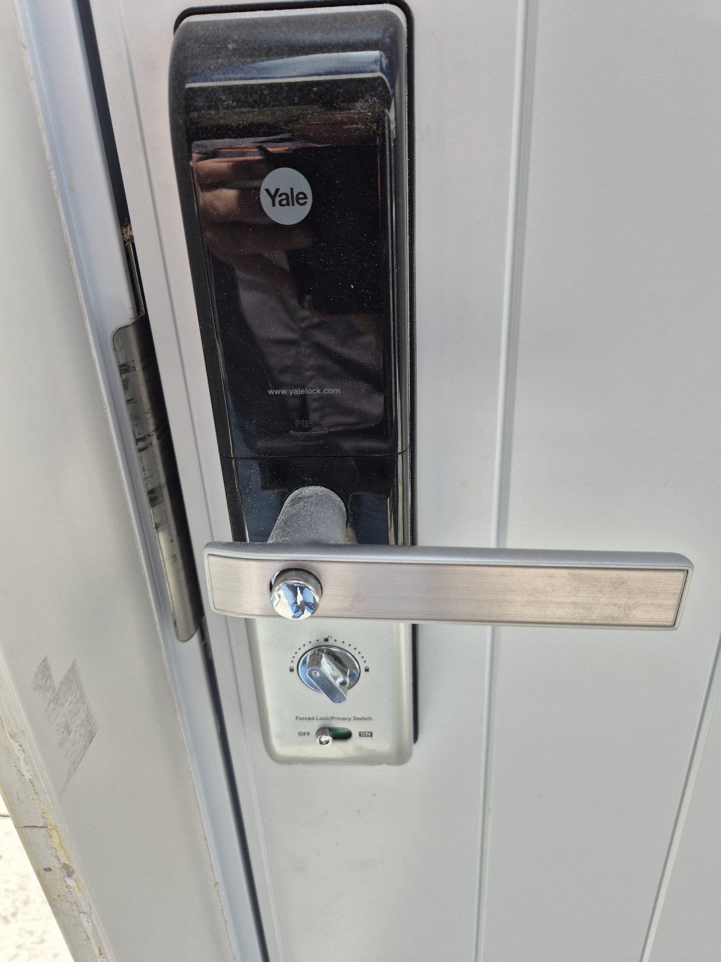 Solid Aluminium Door complete with frame, Yale swipe card lock 2m H x 935W #2224