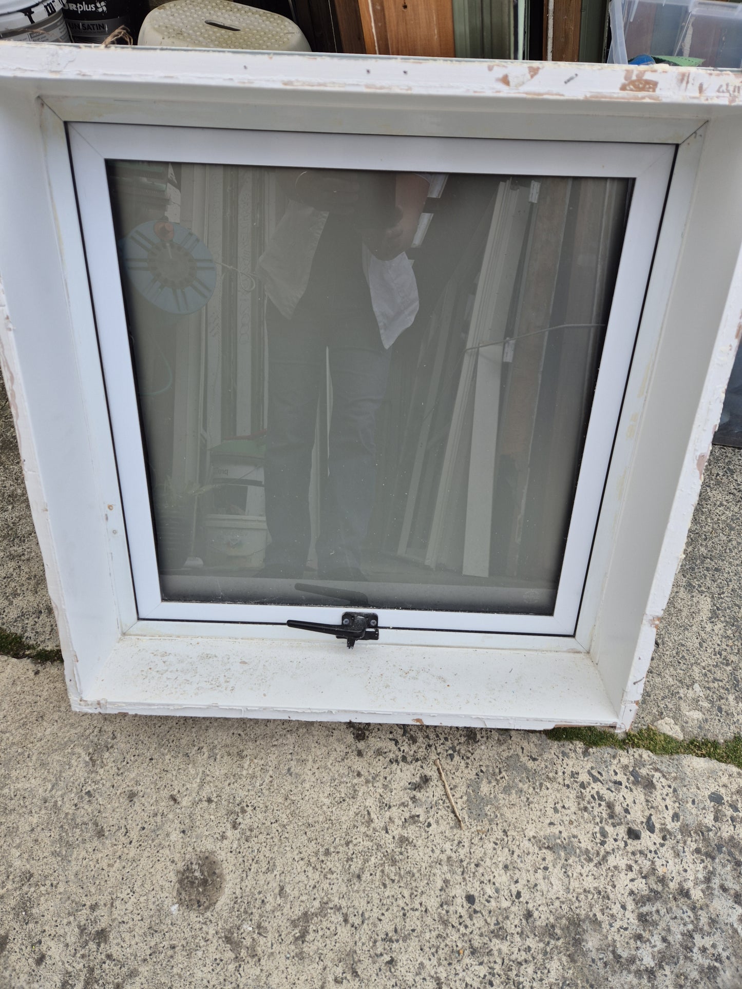 White Double Glazed Window Frosted .6m x .6 #2227b