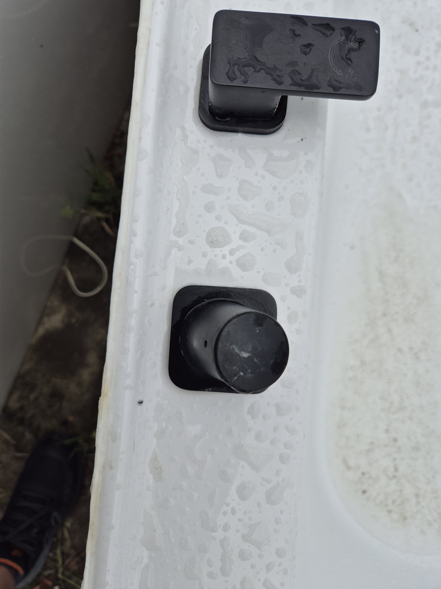 Freestanding Bath with Adjustable Feet 1690 L x 770 W  #2239