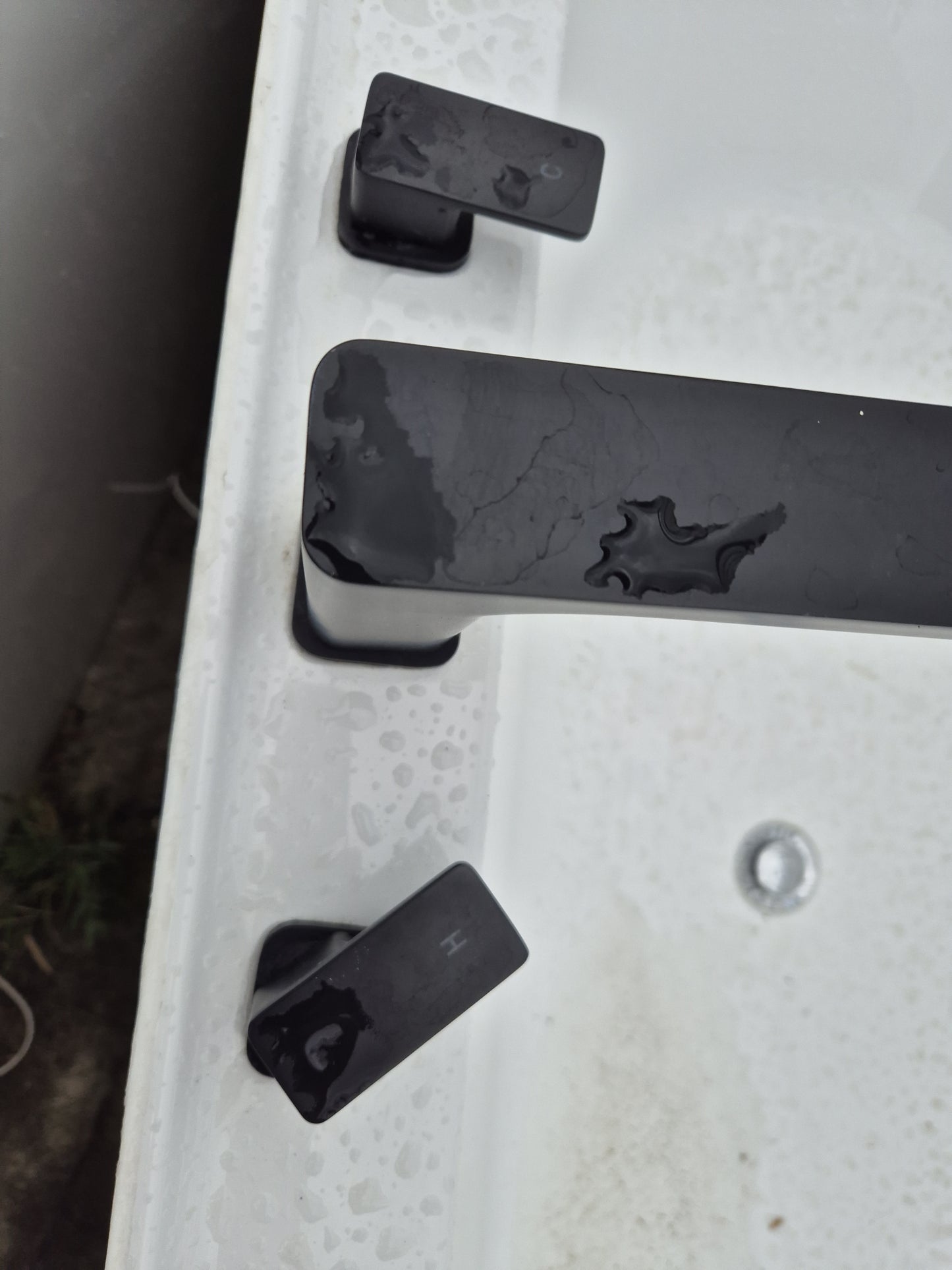 Freestanding Bath with Adjustable Feet 1690 L x 770 W  #2239