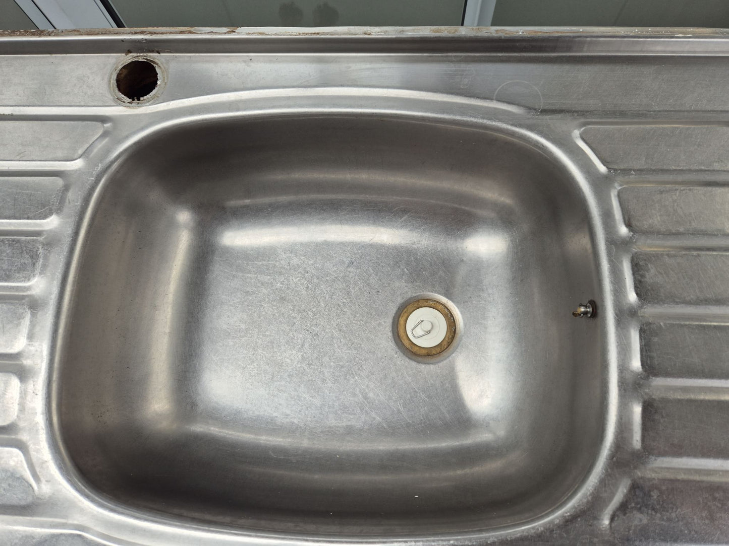 Small kitchen unit 1675 mm L x 510 D - Ideal for the Bach!