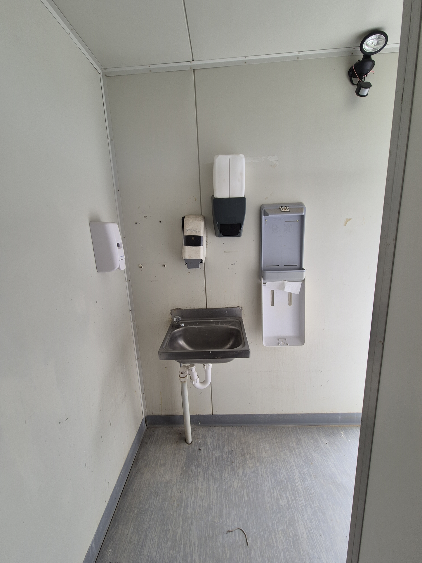 **SALE** Toilet Block, 2 toilets, 1 urinal & Basin 3m x 2.5m #2