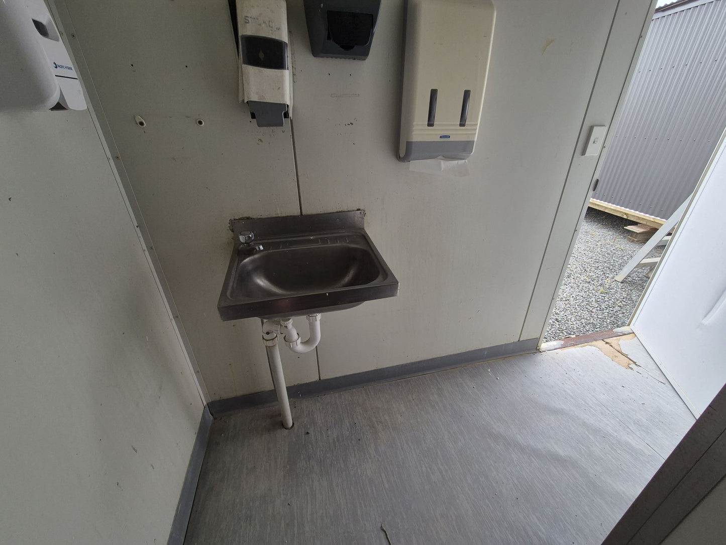 **SALE** Toilet Block, 2 toilets, 1 urinal & Basin 3m x 2.5m #2