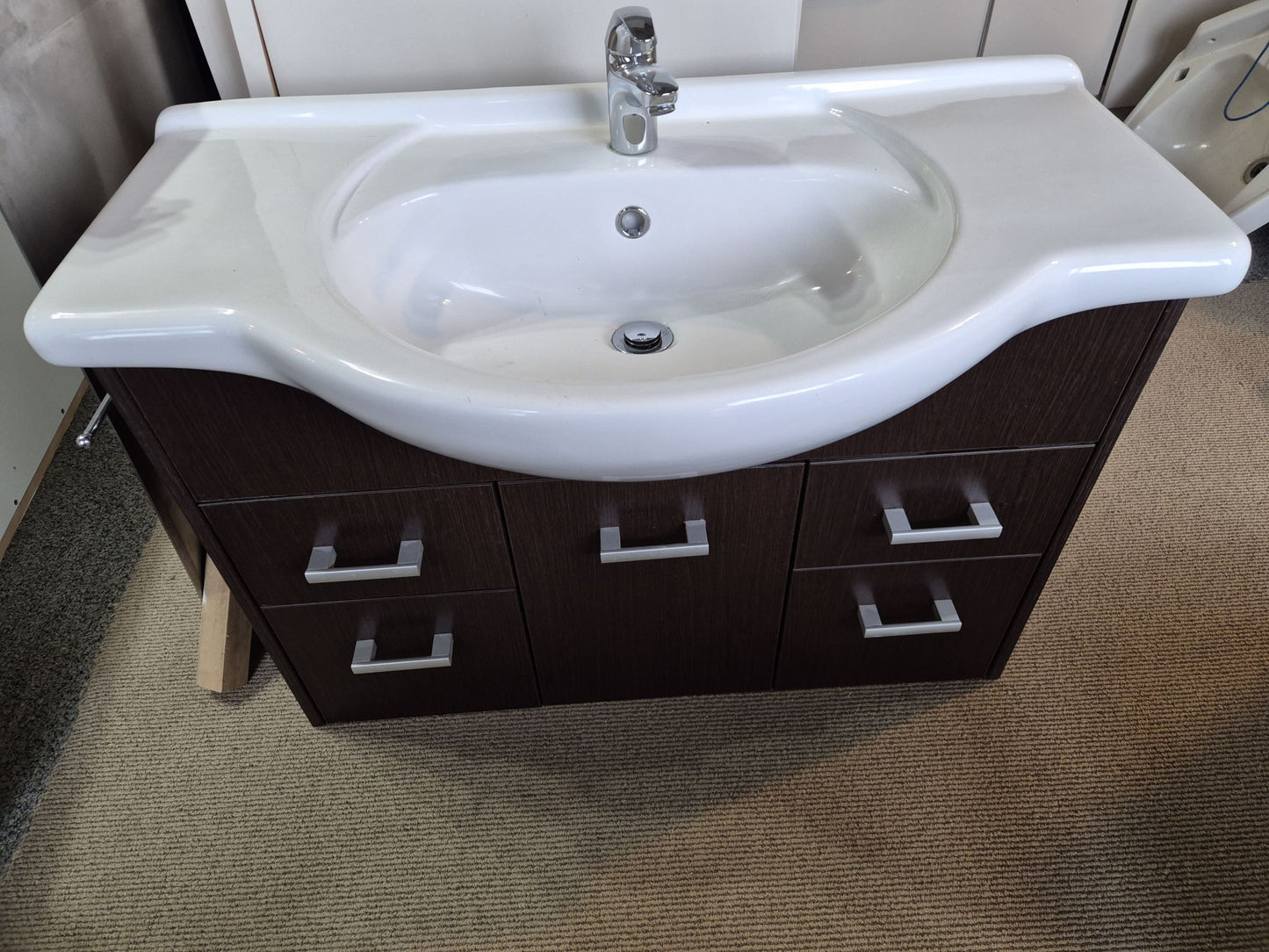 Wall hung vanity 950 W includes Hansa Mixer tap #2286