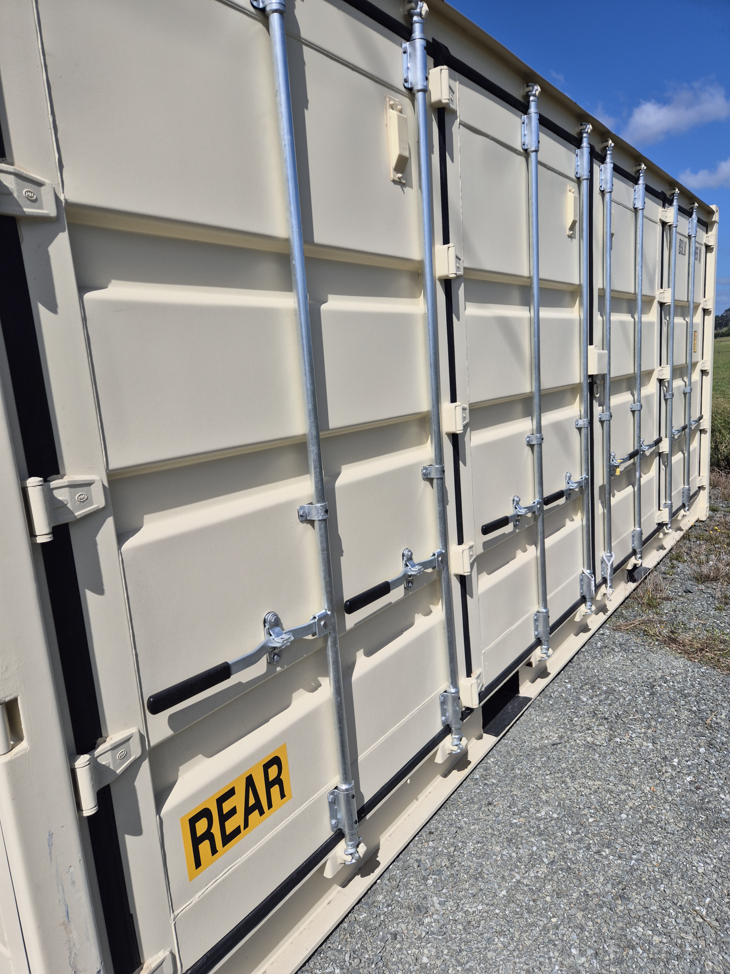 A GRADE 20FT SIDE OPENING CONTAINER done 1 trip