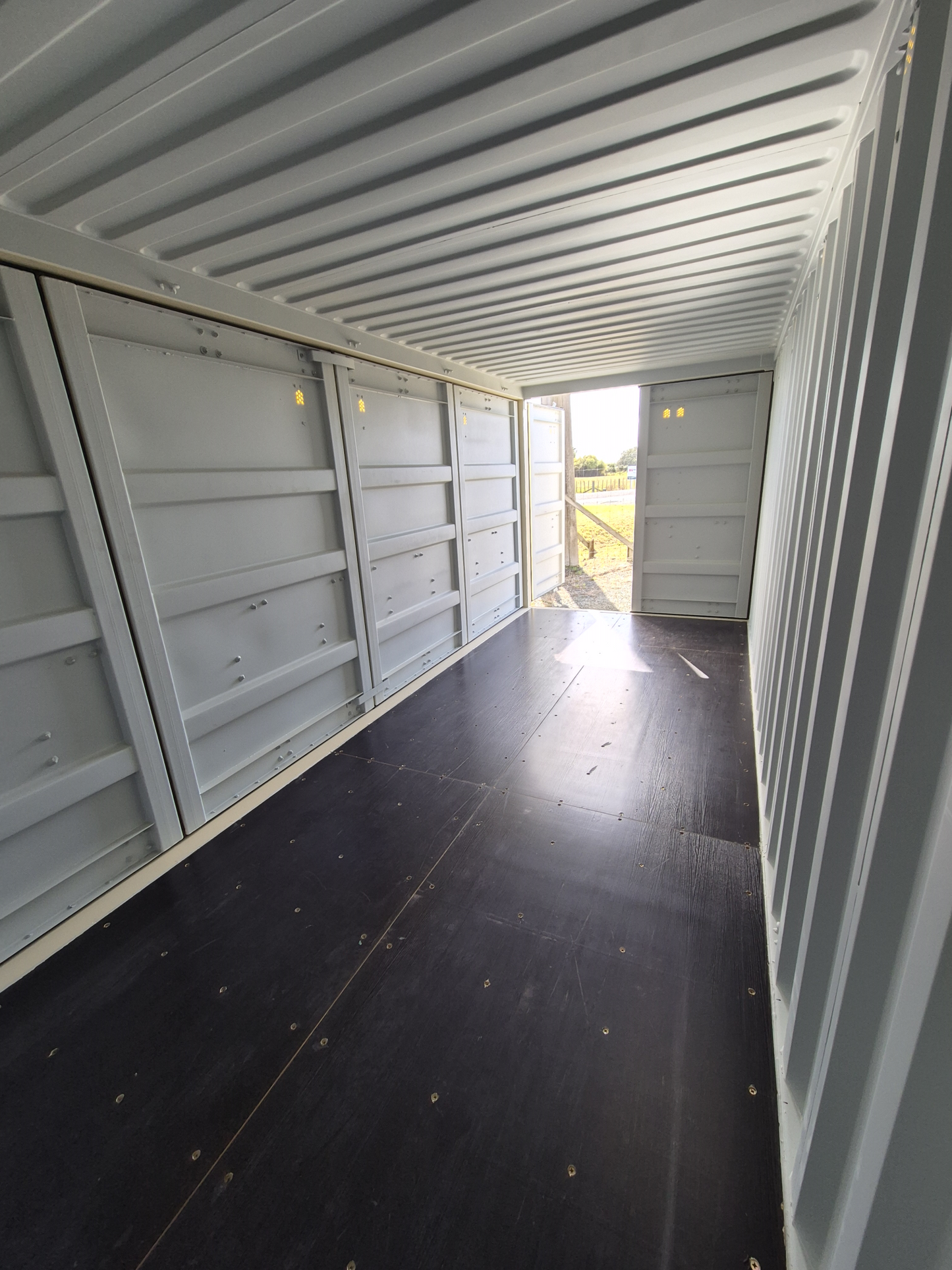 A GRADE 20FT SIDE OPENING CONTAINER done 1 trip