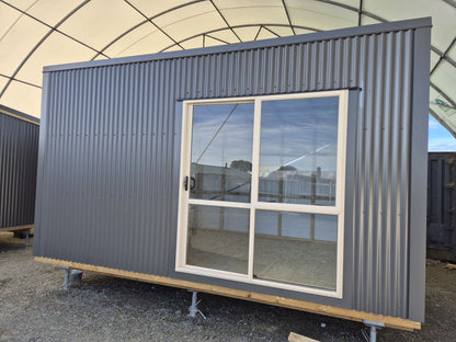 NEWLY BUILT NZ Coloursteel 4.8m x 2.7m, 13m2