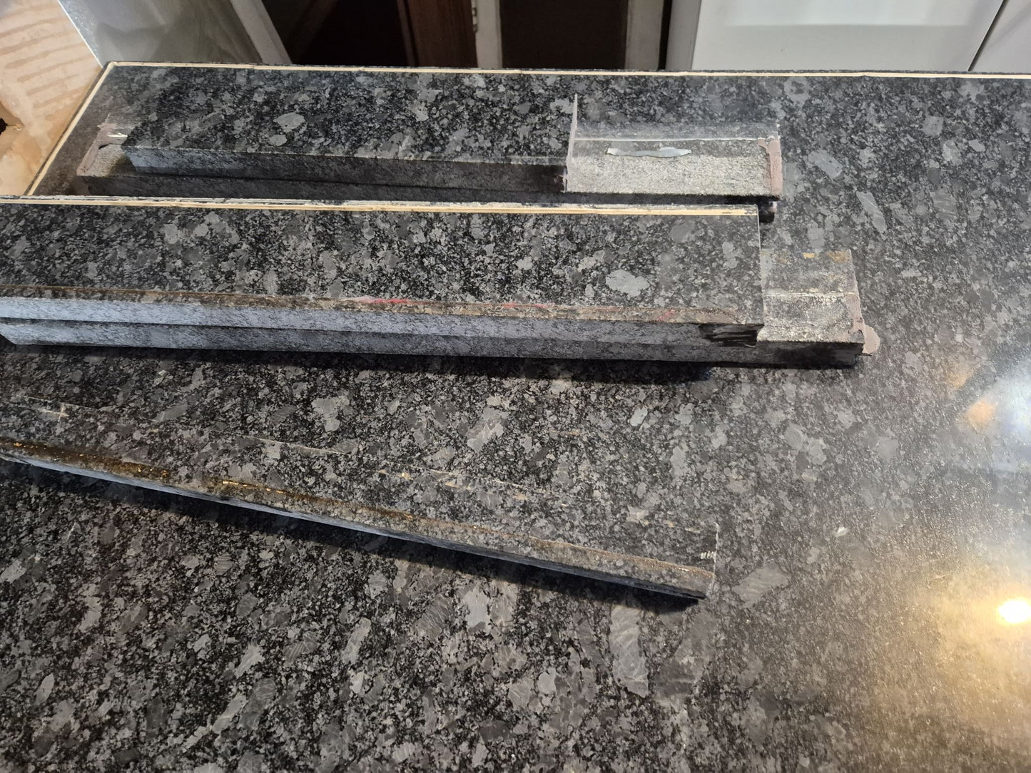 Complete Kitchen, Beautiful Black Granite bench tops **SALE* WAS $7999