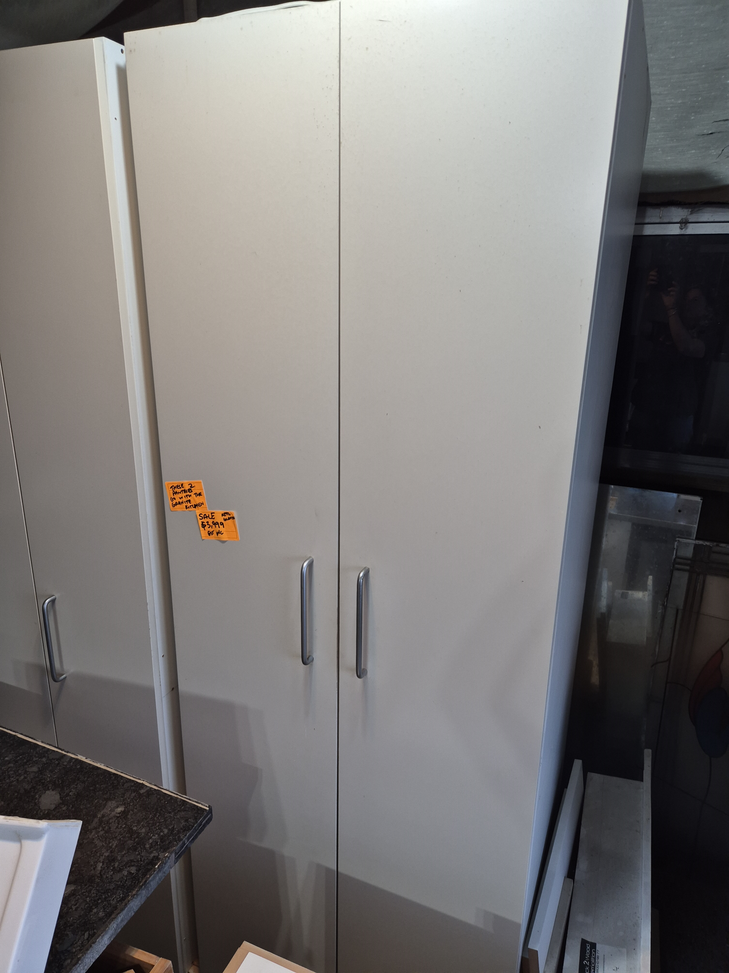 Complete Kitchen, Beautiful Black Granite bench tops **SALE* WAS $7999