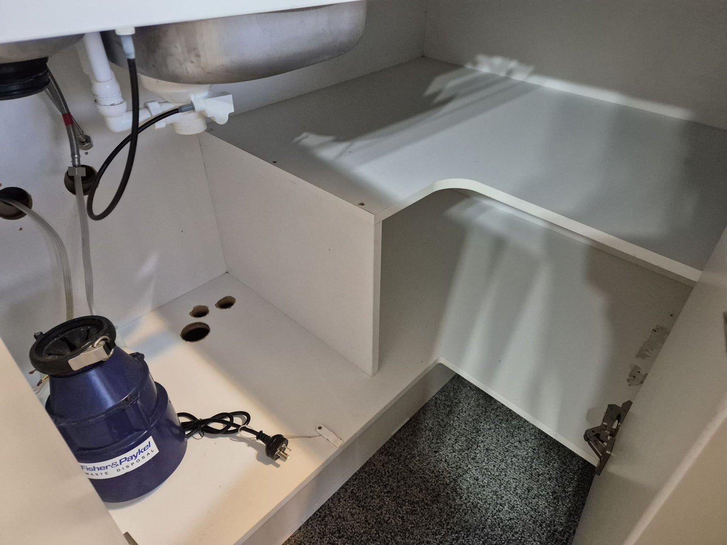 Complete Kitchen, Beautiful Black Granite bench tops **SALE* WAS $7999